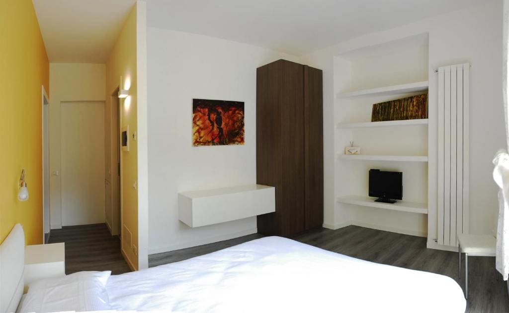 Double Room with Balcony room - Image 1