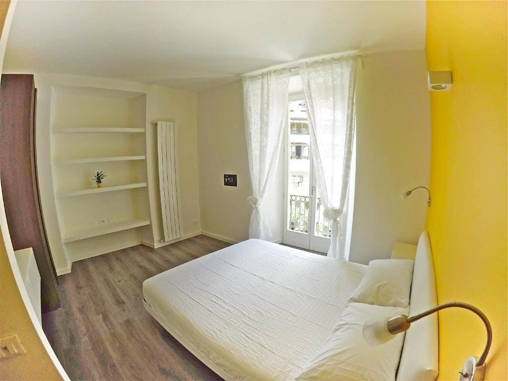 Double Room with Balcony room - Image 3
