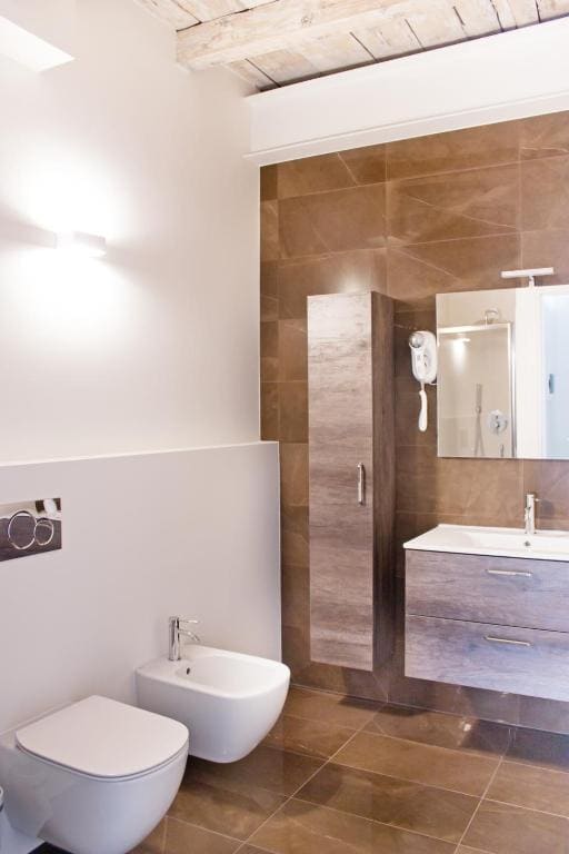 Triple Room with Lake View room - Image 3