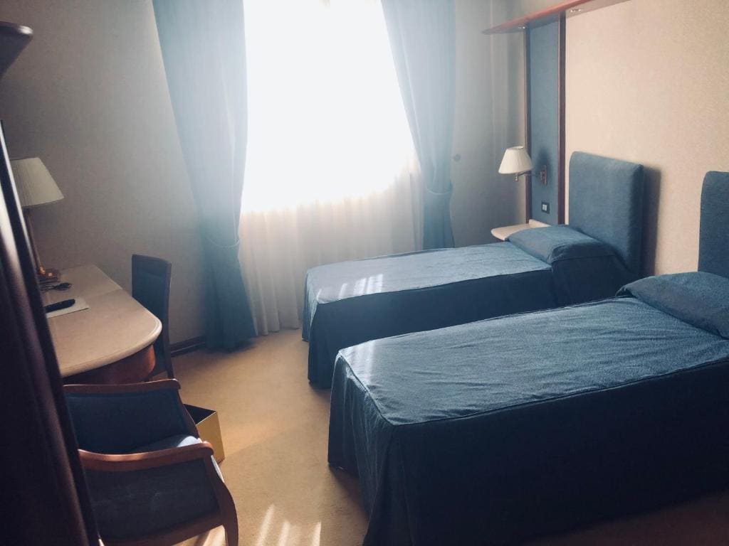 Standard Double or Twin Room room - Image 3