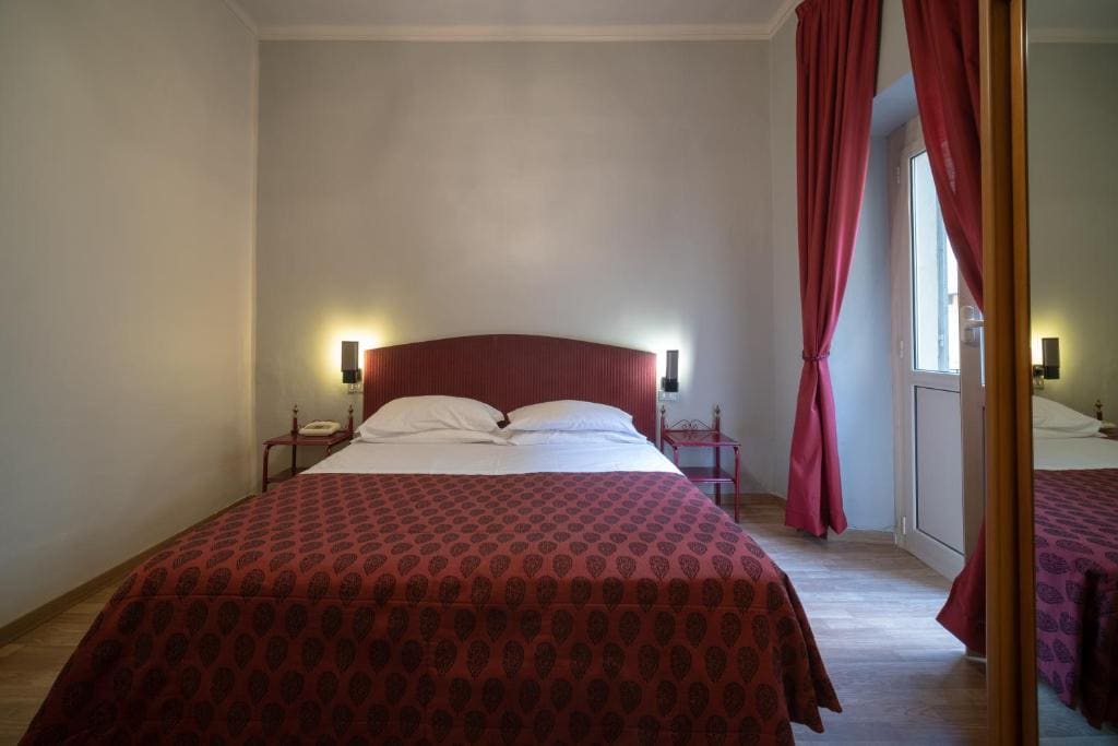 Standard Triple Room room - Image 2