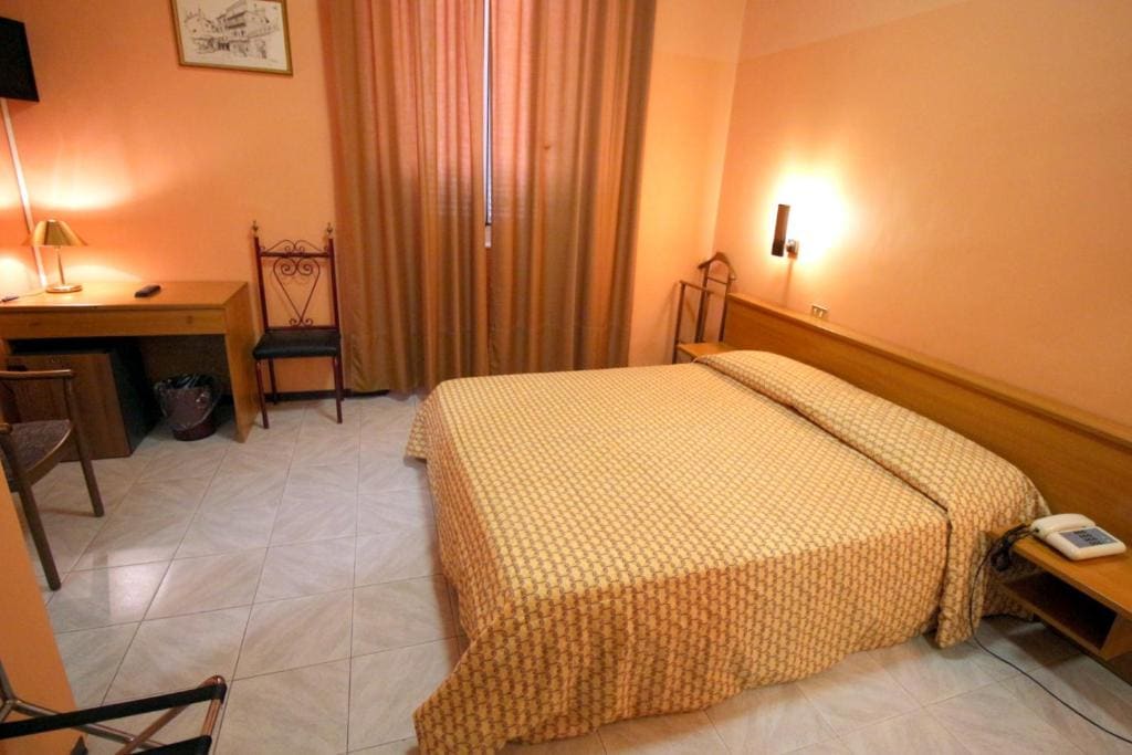 Standard Triple Room room - Image 1