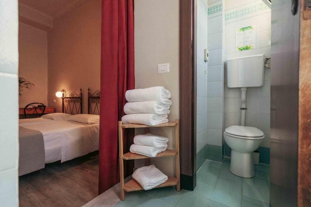 Twin Room room - Image 3
