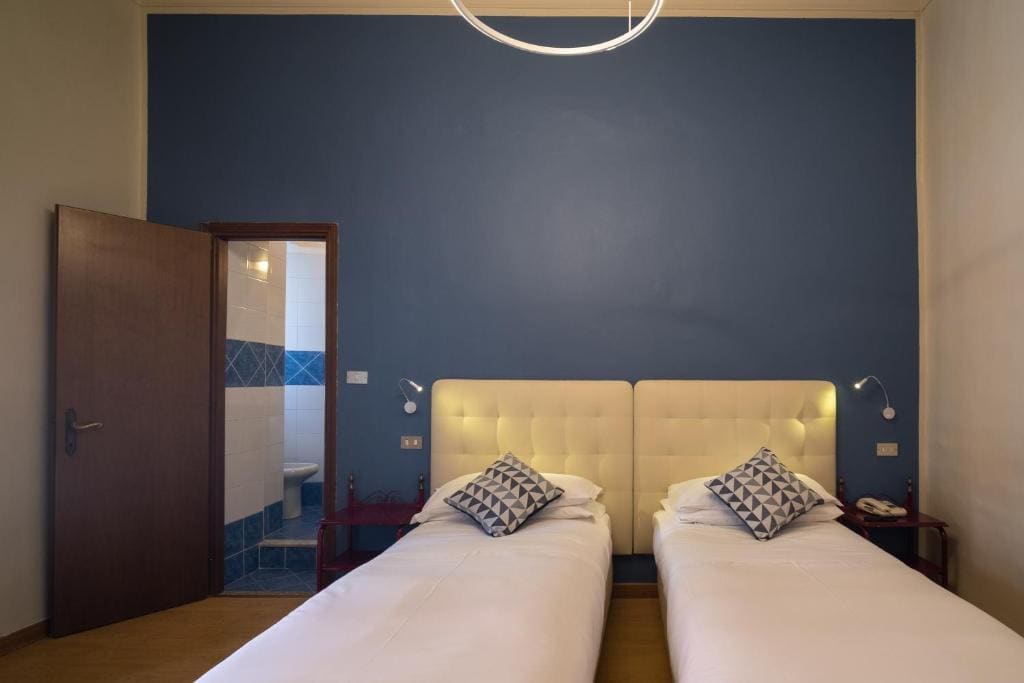 Twin Room room - Image 2