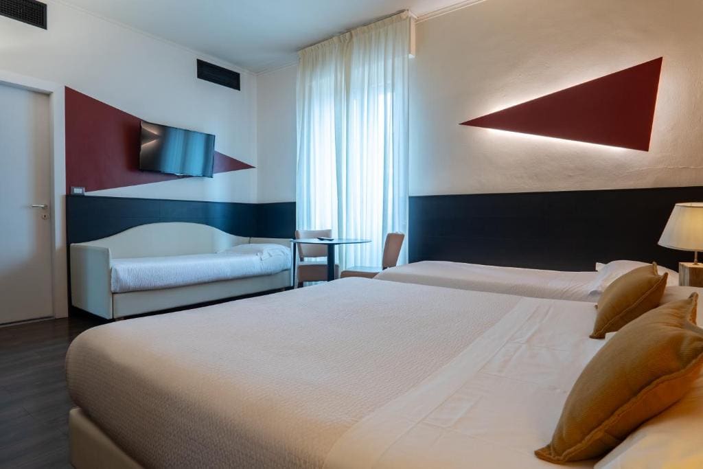 Superior Twin or Double Room room - Image 1