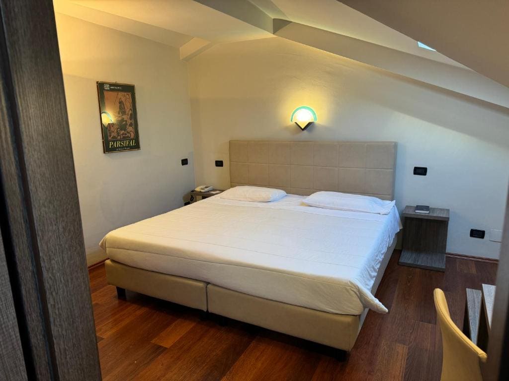 Economy Double Room room - Image 3