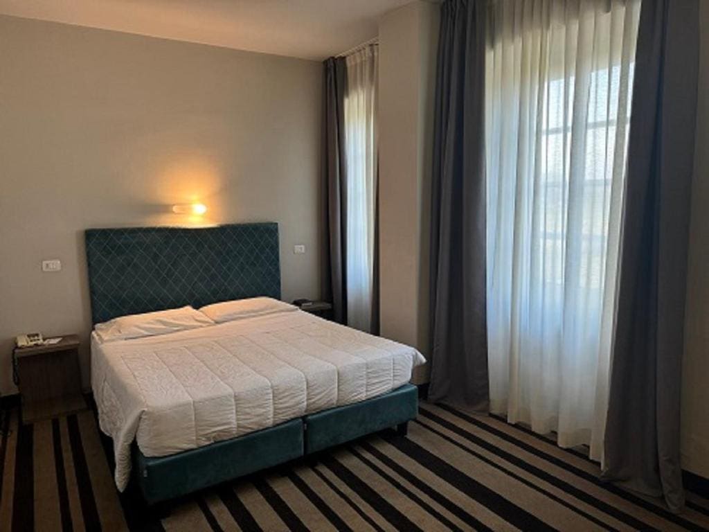 Standard Double Room room - Image 2