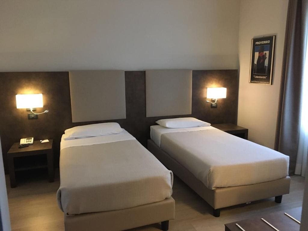 Superior Twin Room room - Image 1