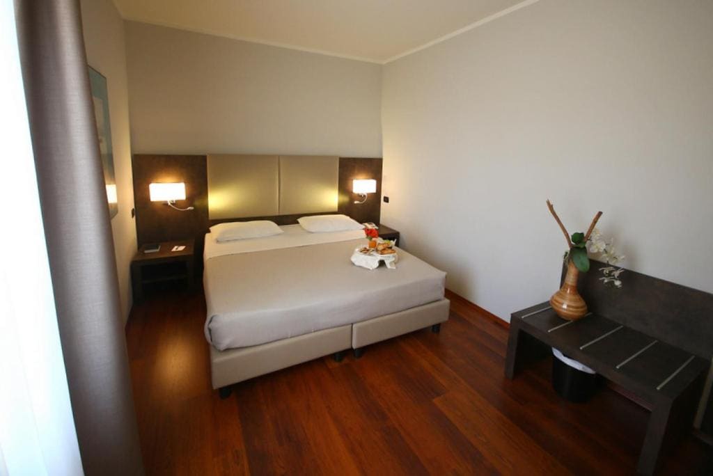 Superior Double Room room - Image 3