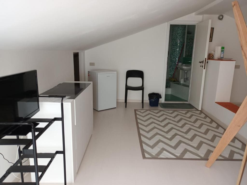 Double Room with Private Bathroom room - Image 2
