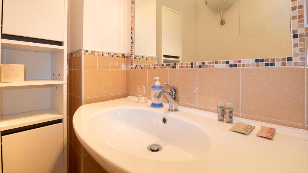Superior Double Room room - Image 2