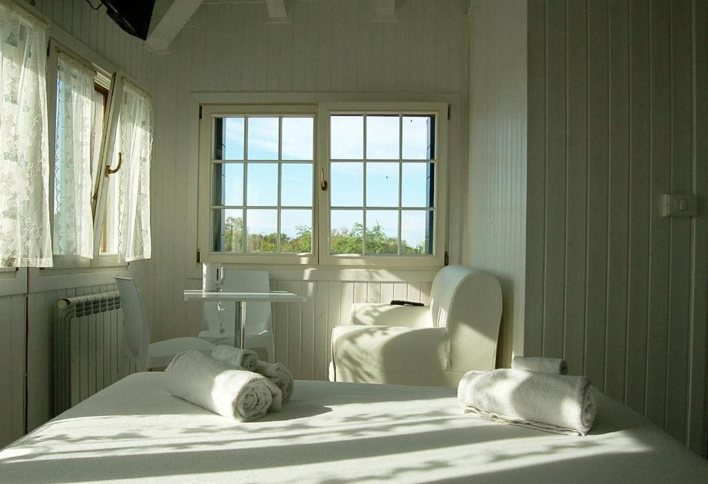 Superior King Room room - Image 3
