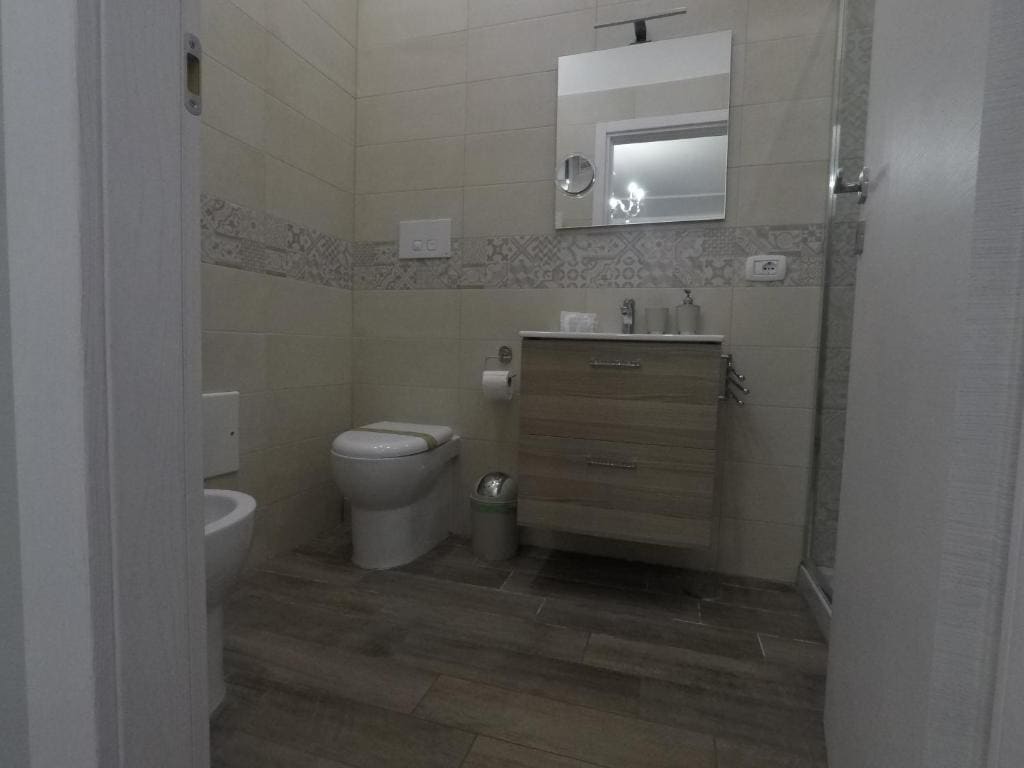 Standard King Room room - Image 2