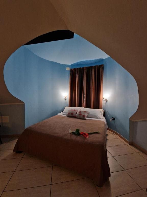 Classic Quadruple Room room - Image 3