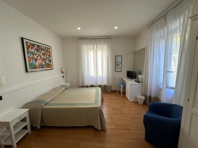 Standard Double or Twin Room room - Image 1