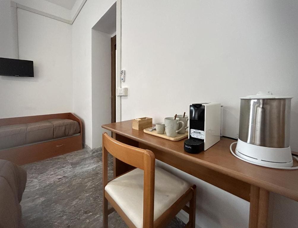 Room room - Image 2