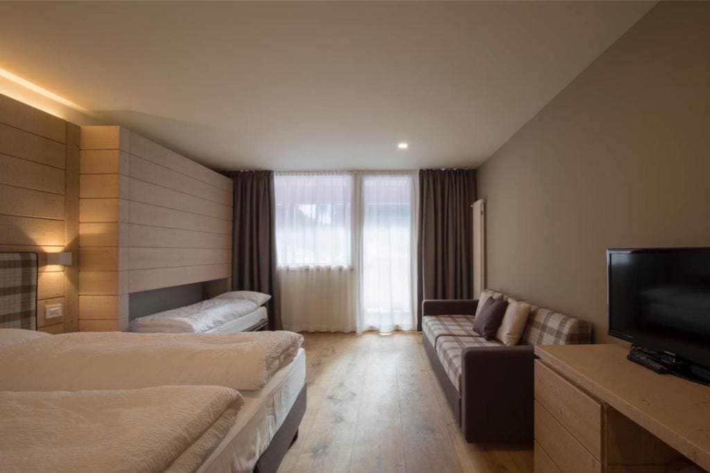 Family Junior Suite room - Image 1