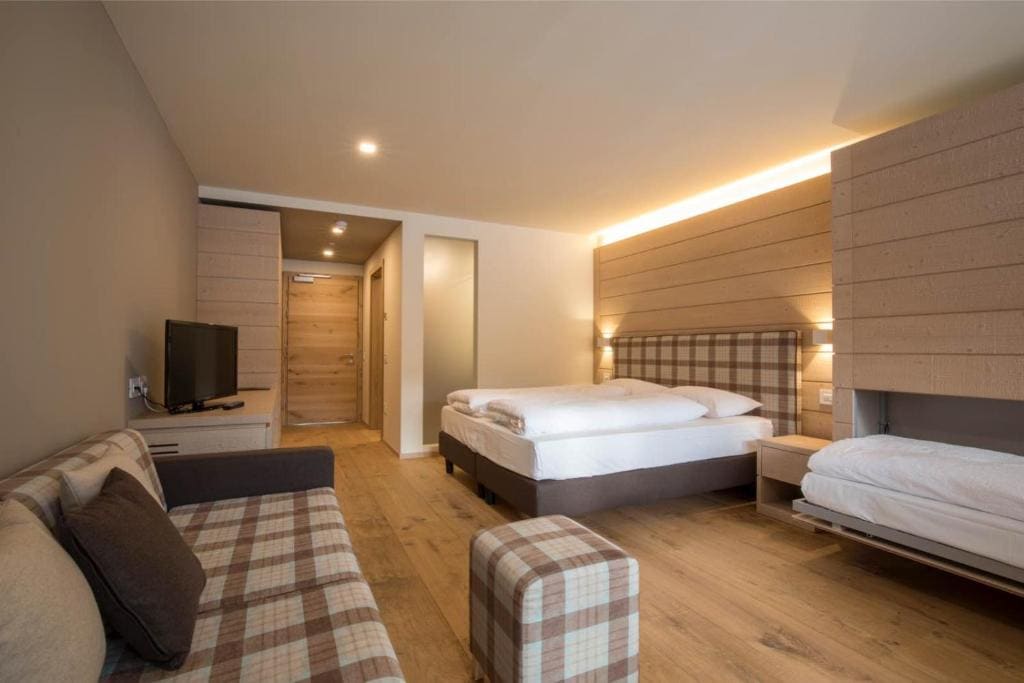 Family Junior Suite room - Image 2