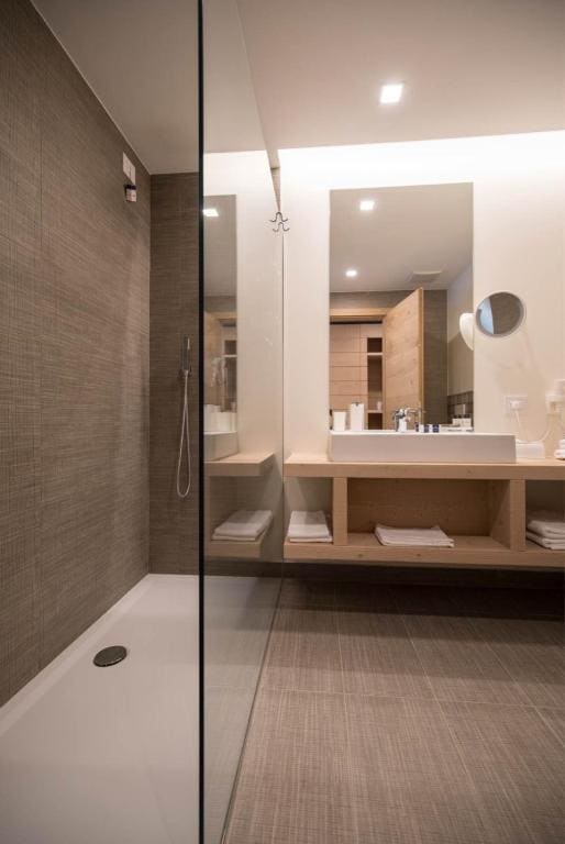Junior Suite with Mountain View room - Image 3