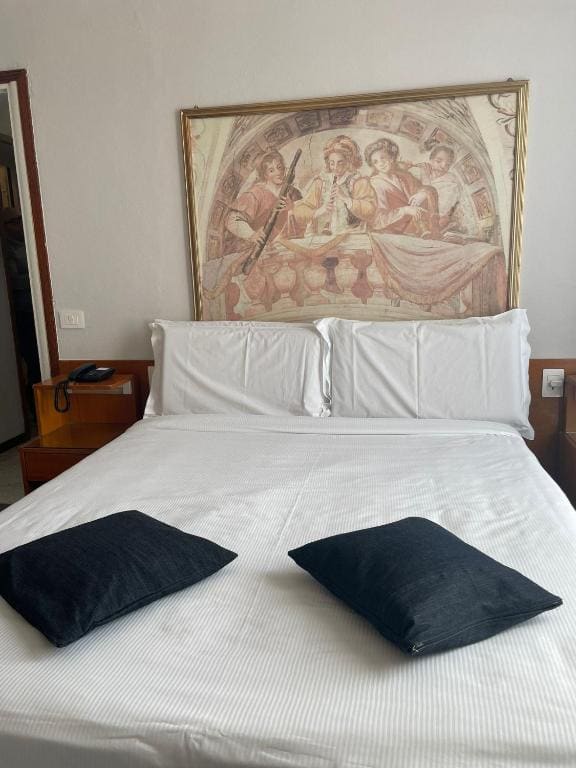 Double or Twin Room room - Image 3