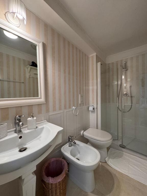 Double Room with Private Bathroom room - Image 1