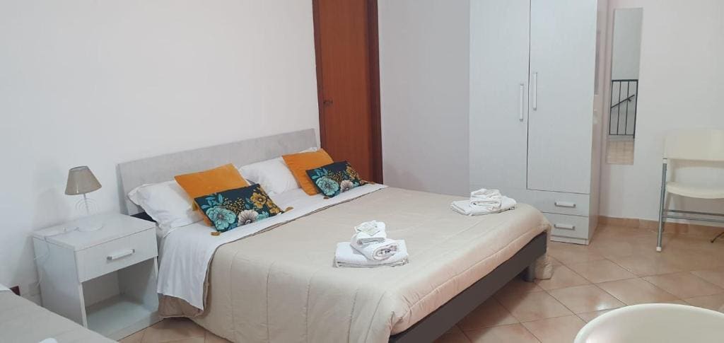 Large Double Room room - Image 3