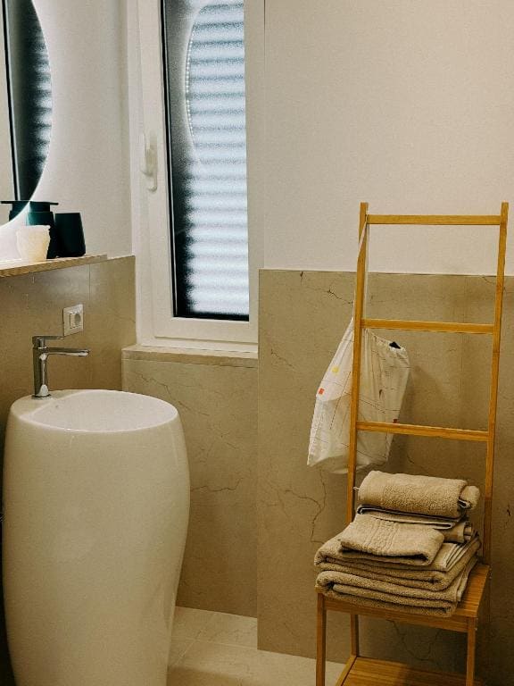Double Room with Private Bathroom room - Image 1