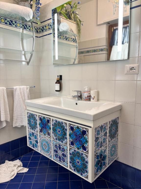 Triple Room with Private Bathroom room - Image 3