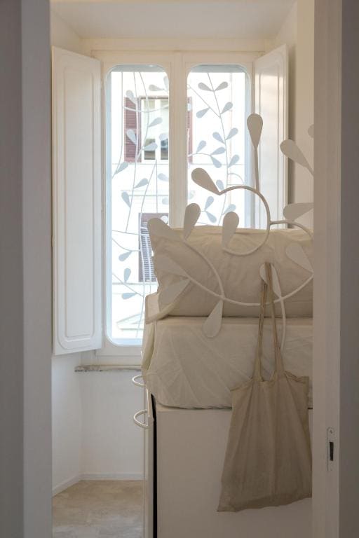 Small Double Room room - Image 2