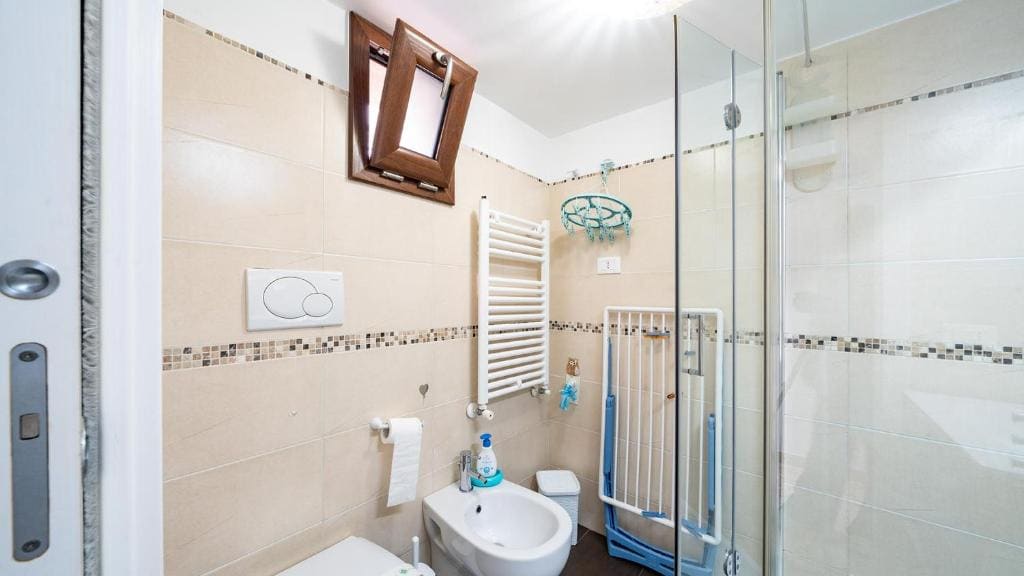 Quadruple Room with Bathroom room - Image 2