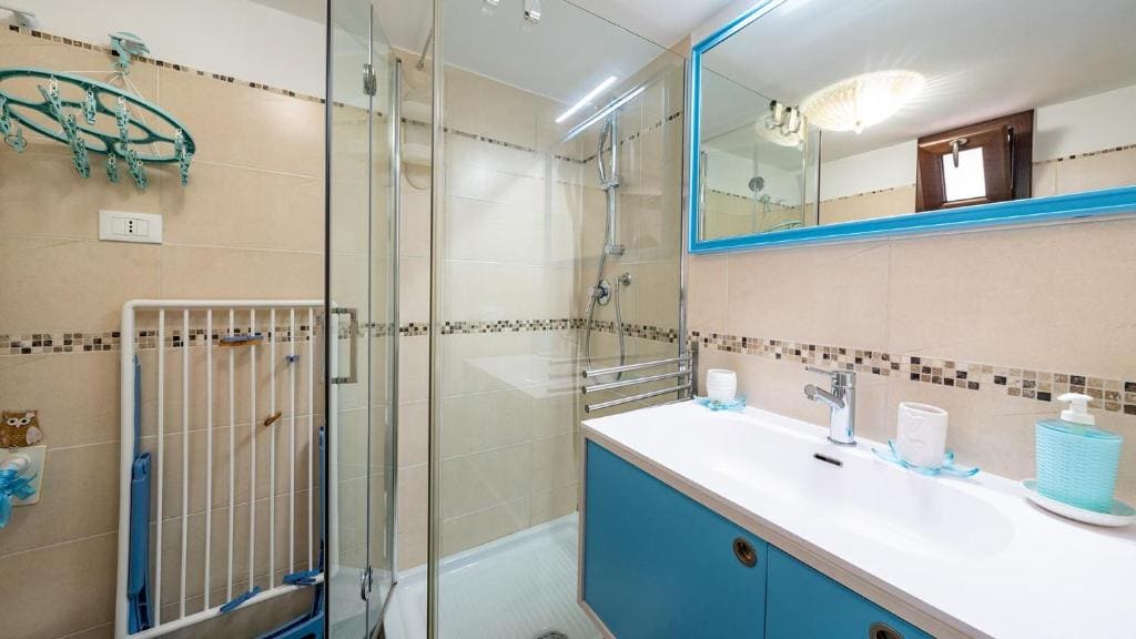 Quadruple Room with Bathroom room - Image 3