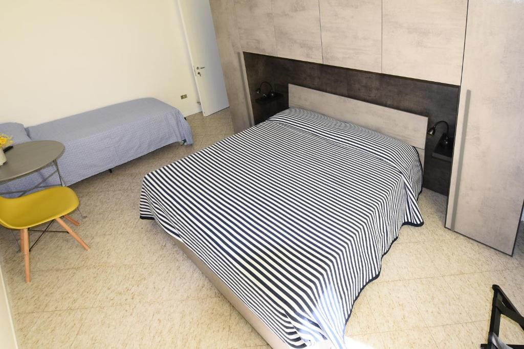 Double Room with Private Bathroom room - Image 3