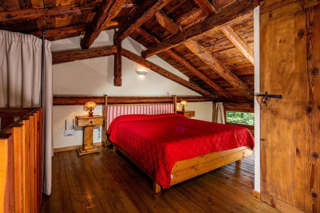 Standard Quadruple Room room - Image 2