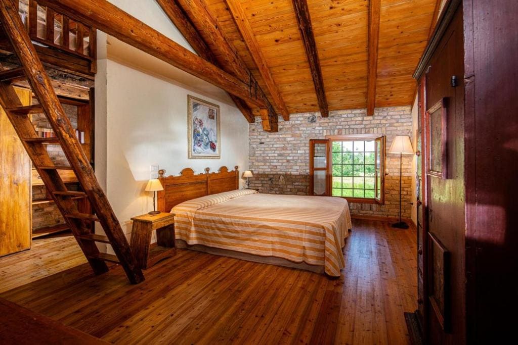 Superior Triple Room room - Image 1