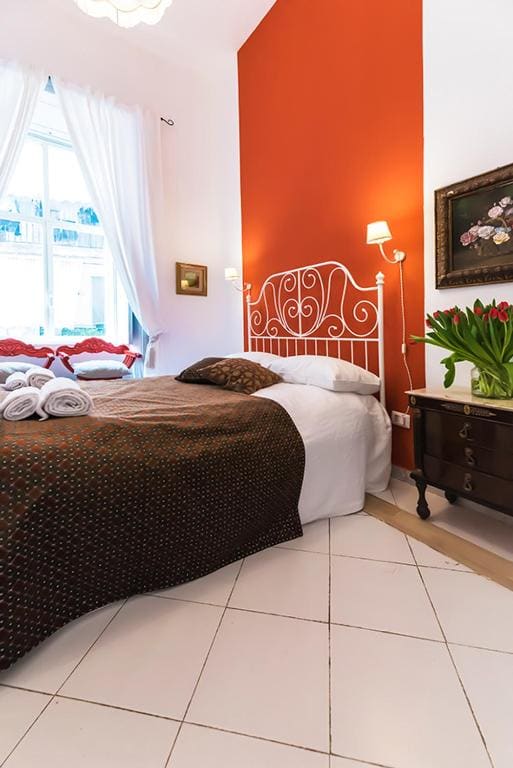 Apartment room - Image 1