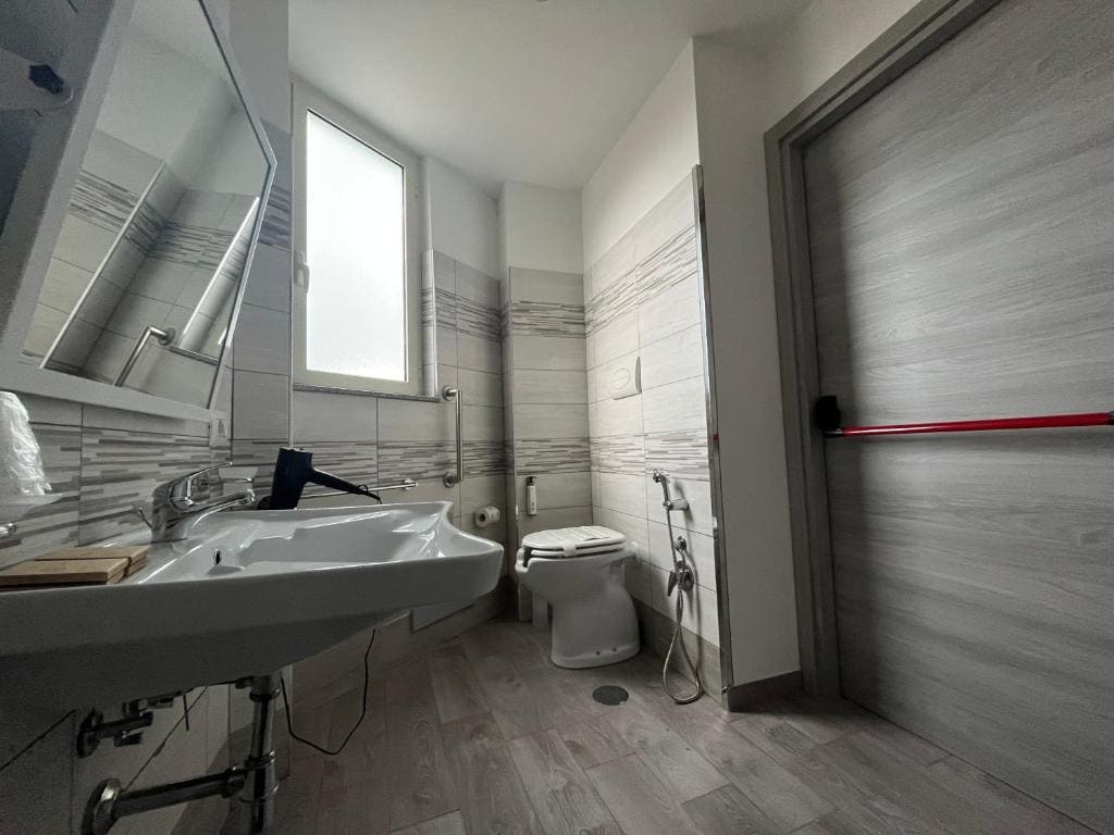 Queen Room - Disability Access room - Image 1