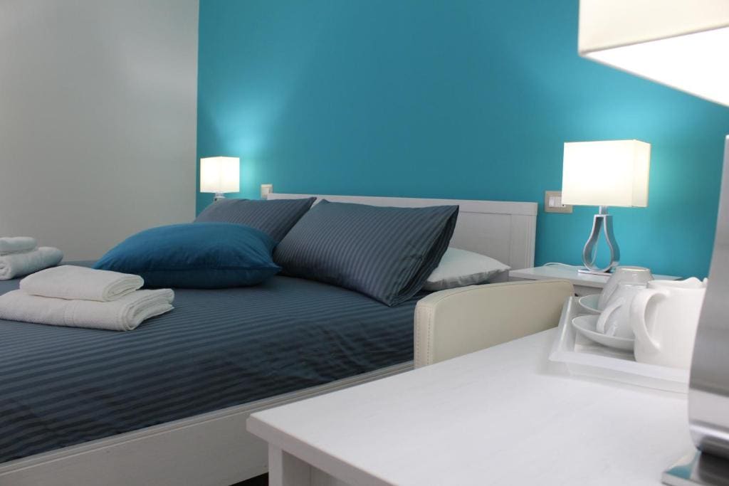 Deluxe King Room room - Image 1