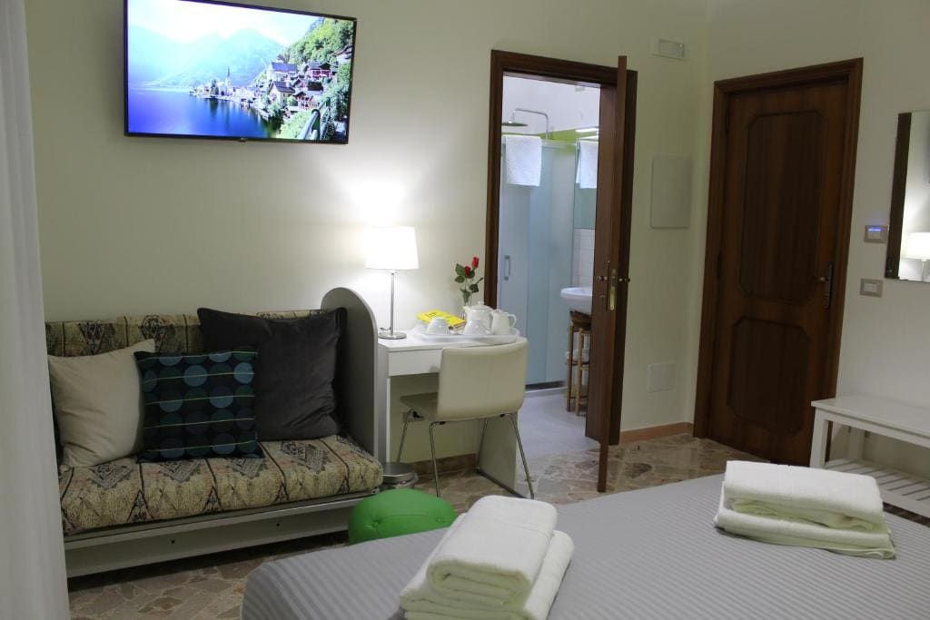 Standard Queen Room room - Image 1