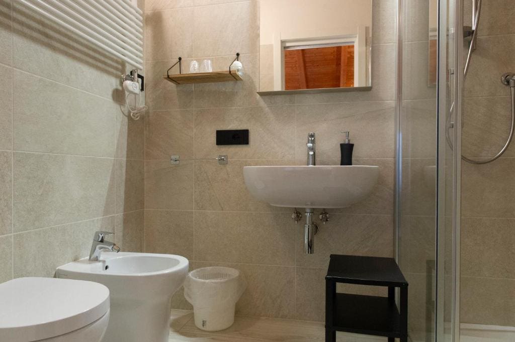 Double Room with Private Bathroom room - Image 1