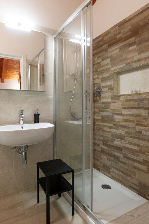 Double Room with Private Bathroom room - Image 2