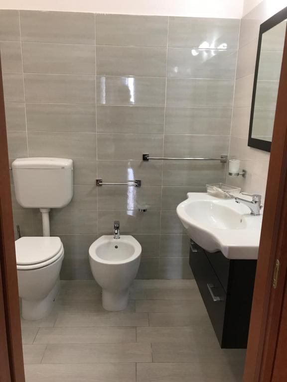Deluxe Double Room with Balcony and Sea View room - Image 3