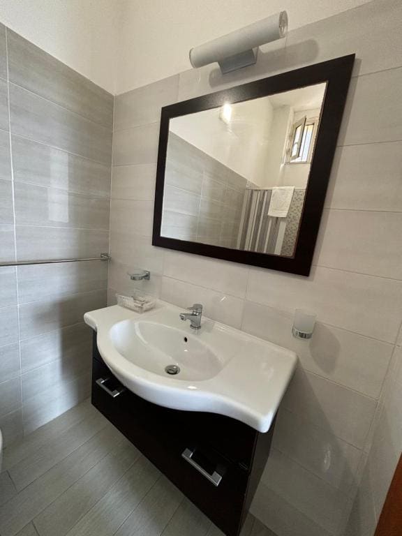Deluxe Double Room with Balcony room - Image 1