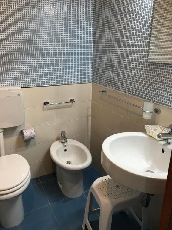 Double Room with Balcony and Sea View room - Image 2