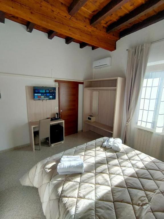 Double or Twin Room with Garden View room - Image 3