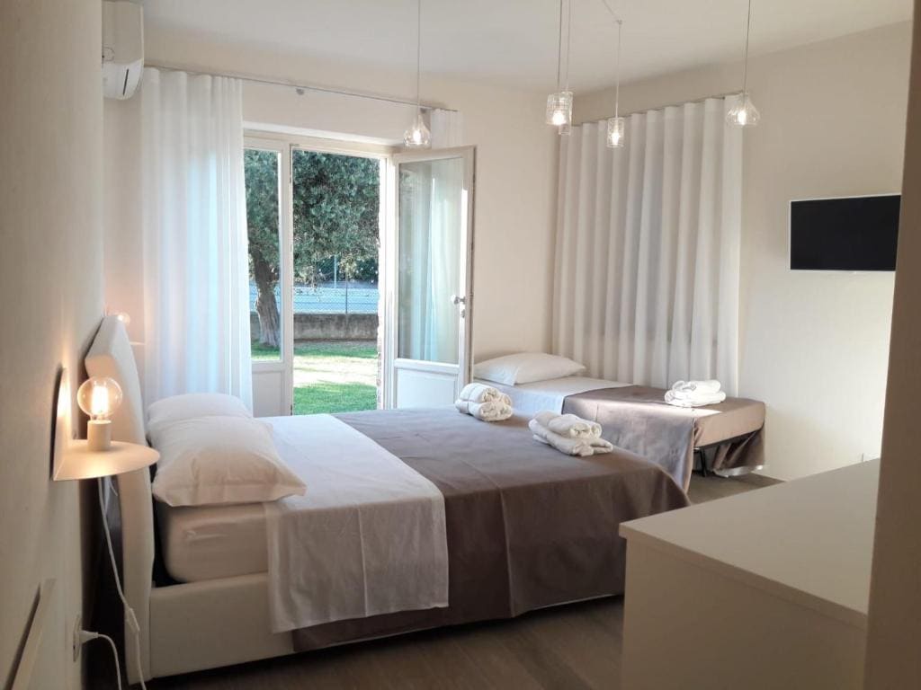 Triple Room with Garden View room - Image 3