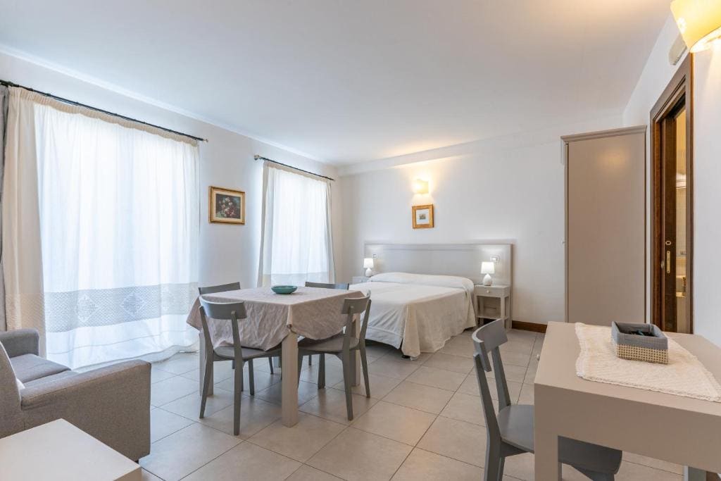 Junior Suite with Balcony room - Image 1