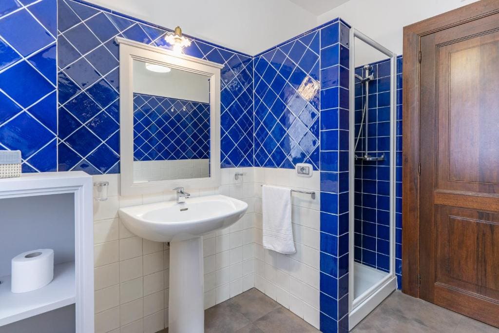 One-Bedroom Suite with Balcony room - Image 3