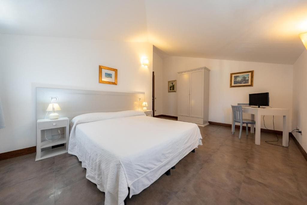 Two-Bedroom Suite - Split Level room - Image 1