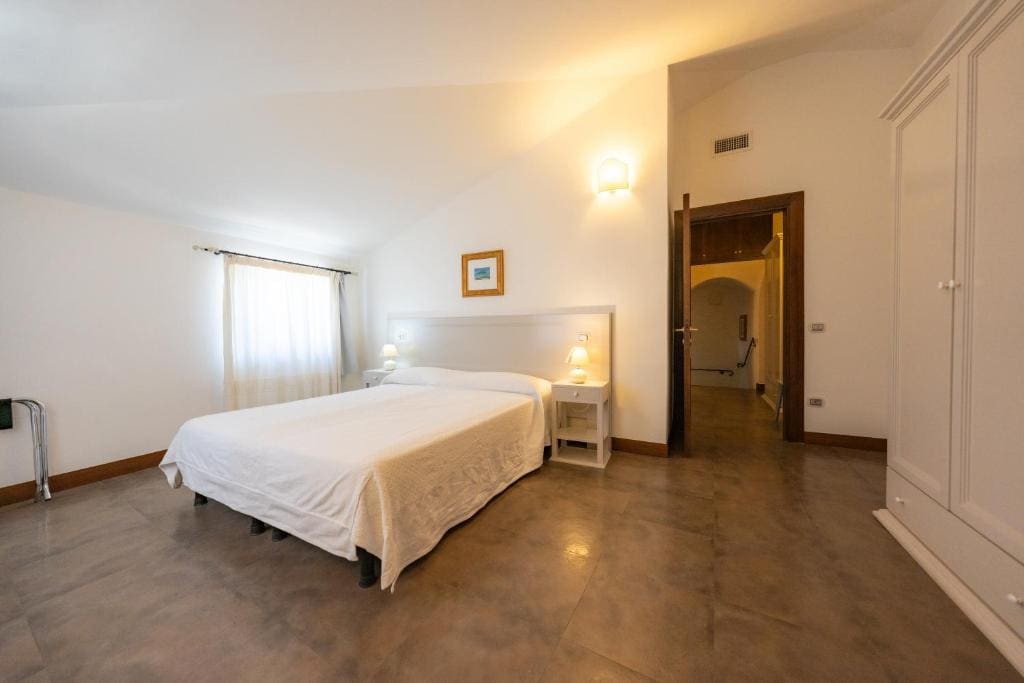 Two-Bedroom Suite - Split Level room - Image 3