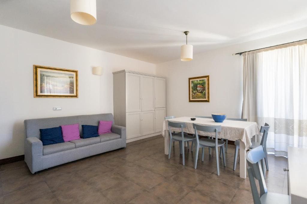 Two-Bedroom Suite - Split Level room - Image 2